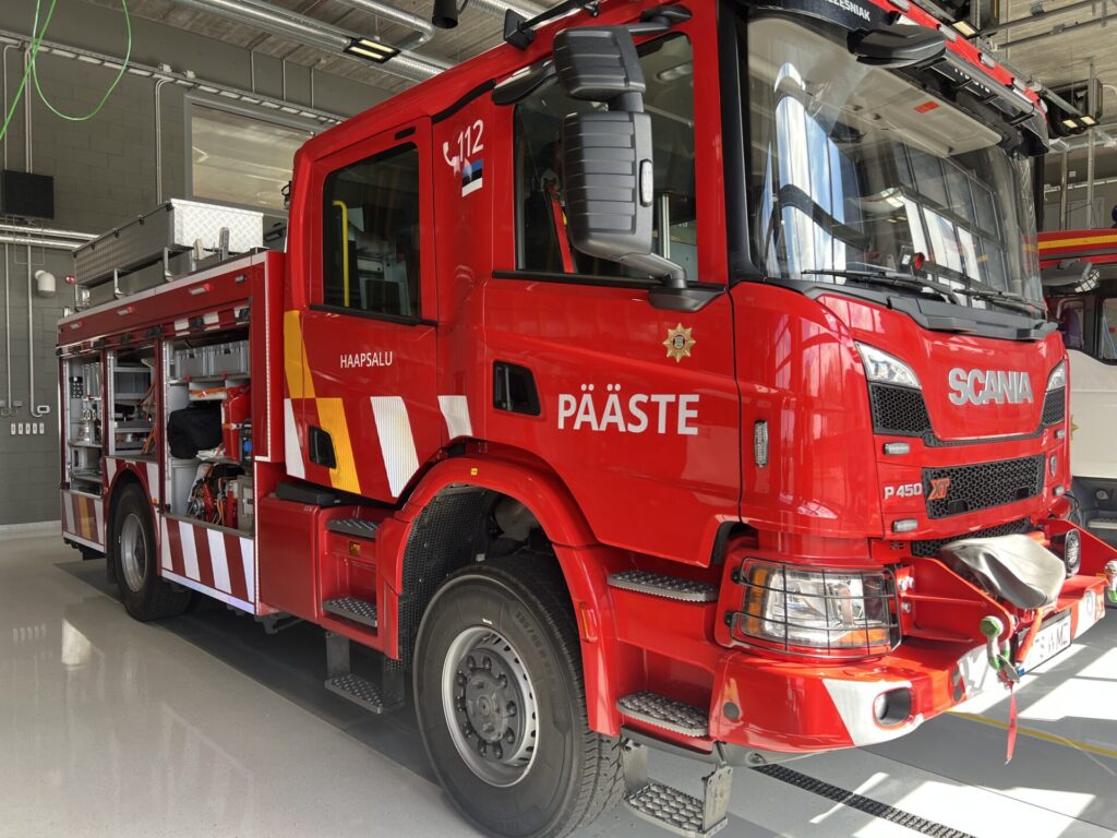 Haapsalu komando sai uue päästeauto Haapsalu komando sai uue päästeauto