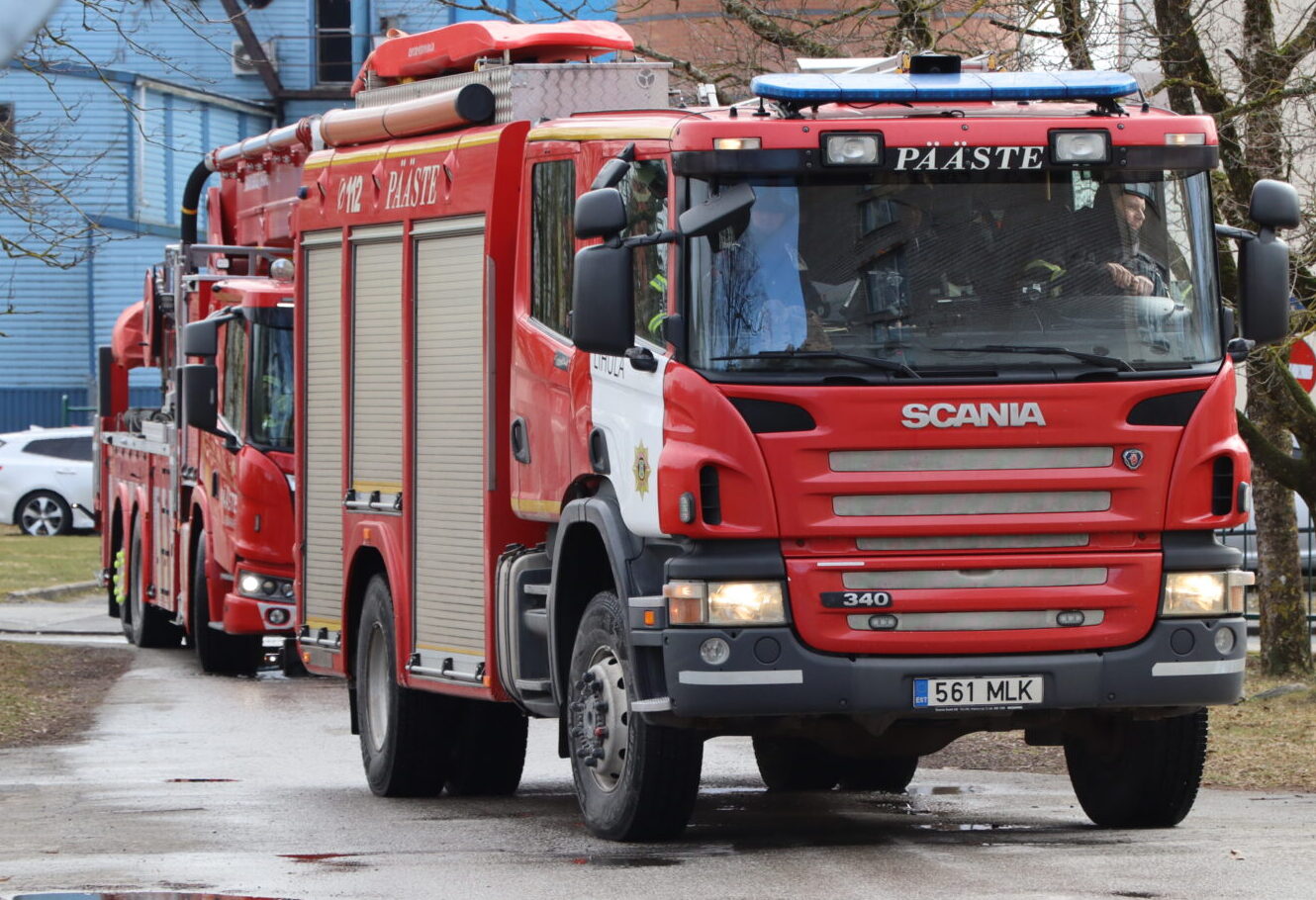 Vätse külas põles välikäimla Vätse külas põles välikäimla
