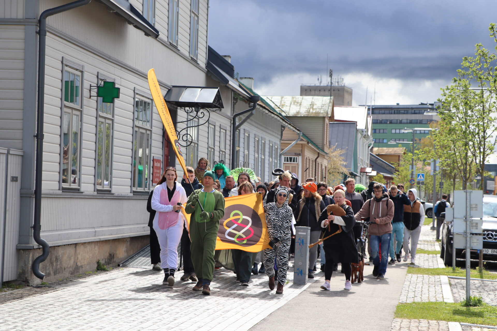 Läänemaa loodusfestival algas rongkäiguga Läänemaa loodusfestival algas rongkäiguga